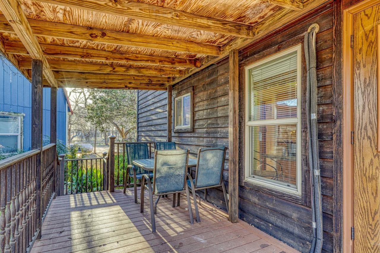 فيلا فريدريكسبيرغفي The Plum @ Mendelbaum Winery Guest Cabins المظهر الخارجي الصورة